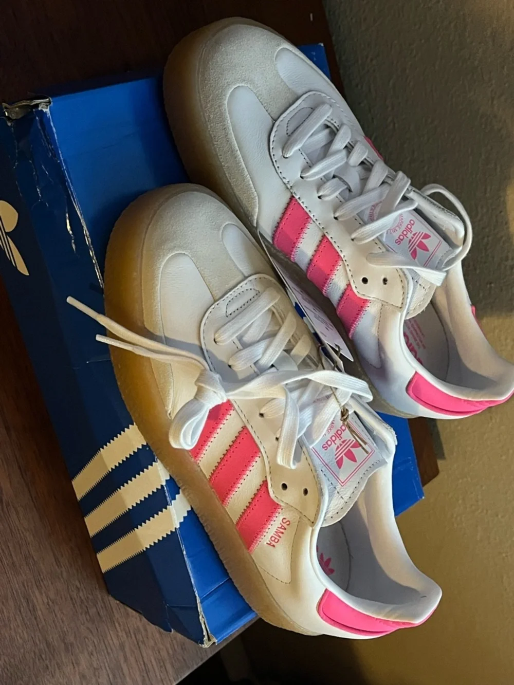 adidas Samba White and Pink Retro Low-Top Sneakers 8.5 - Picture 2 of 8